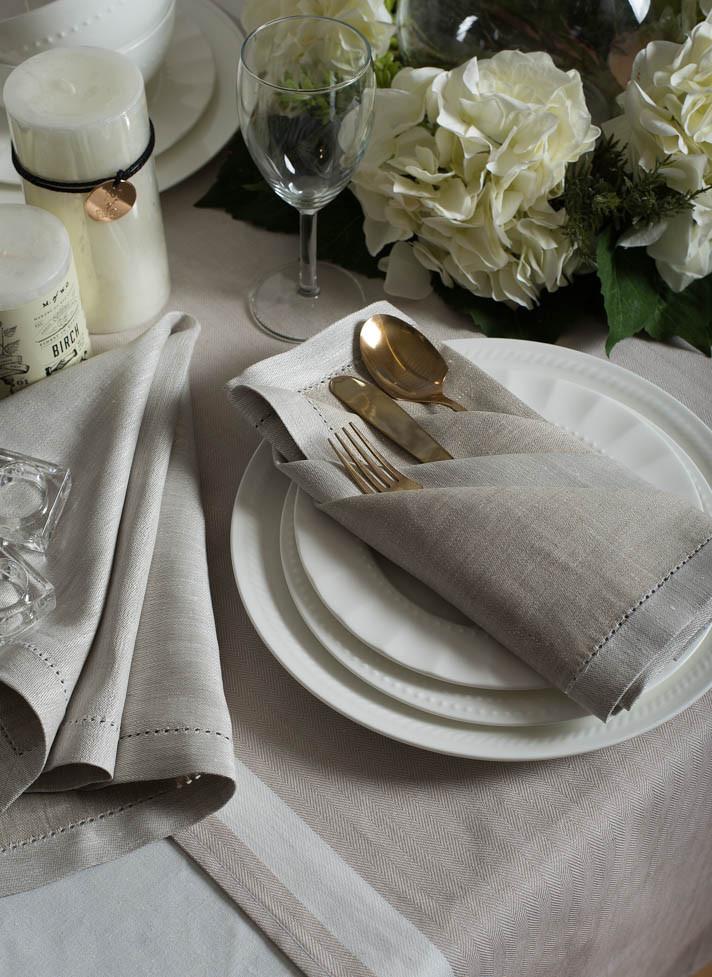 French Melody Two-Tone Natural Napkins Set of 4