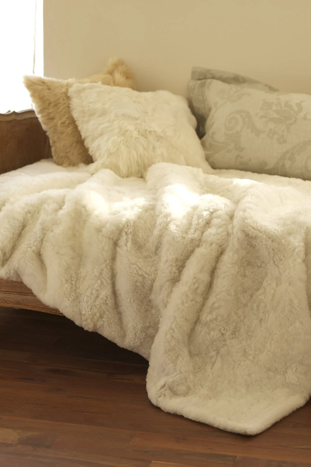 Alpaca Fur Throw Ivory White